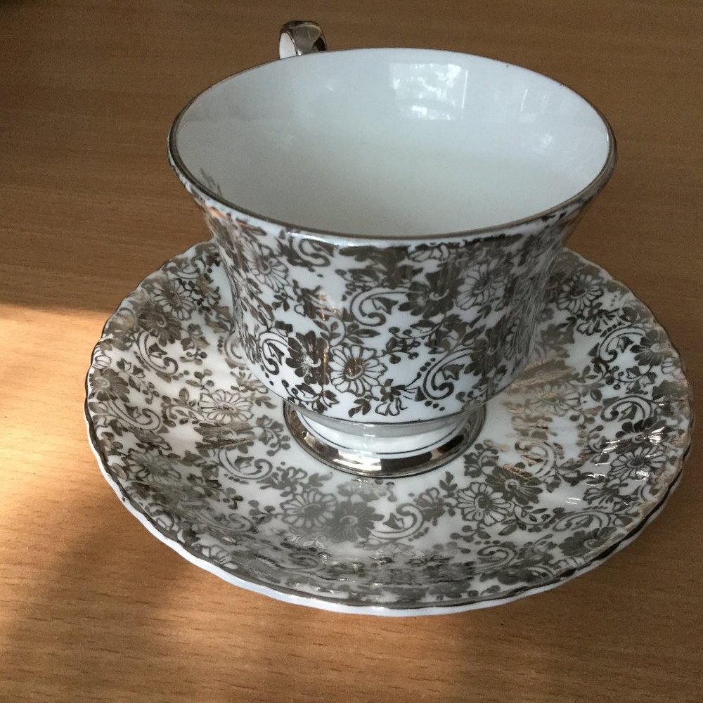 Royal Windsor fine bone china saucer and cup set silver 25th anniversary